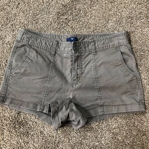 Gap khaki shorts